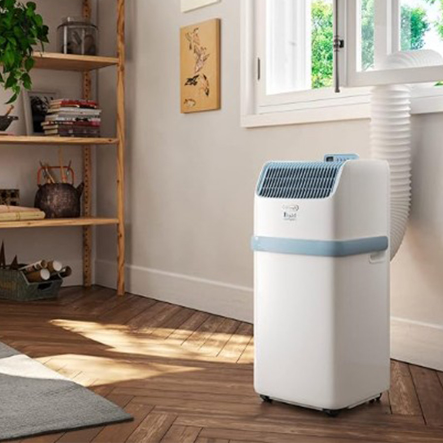 https://wips.plug.it/cips/tecnologia/cms/2026/05/pinguino-de-longhi-compact.jpg