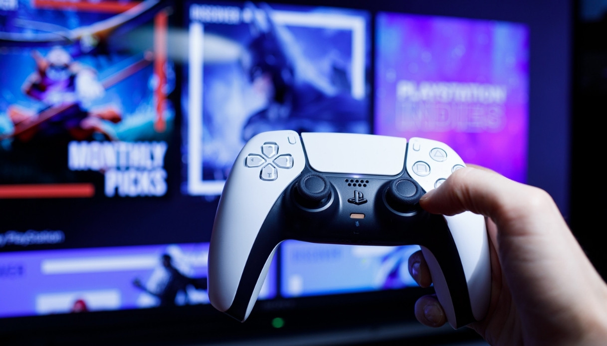 https://wips.plug.it/cips/tecnologia/cms/2026/05/playstation.jpg