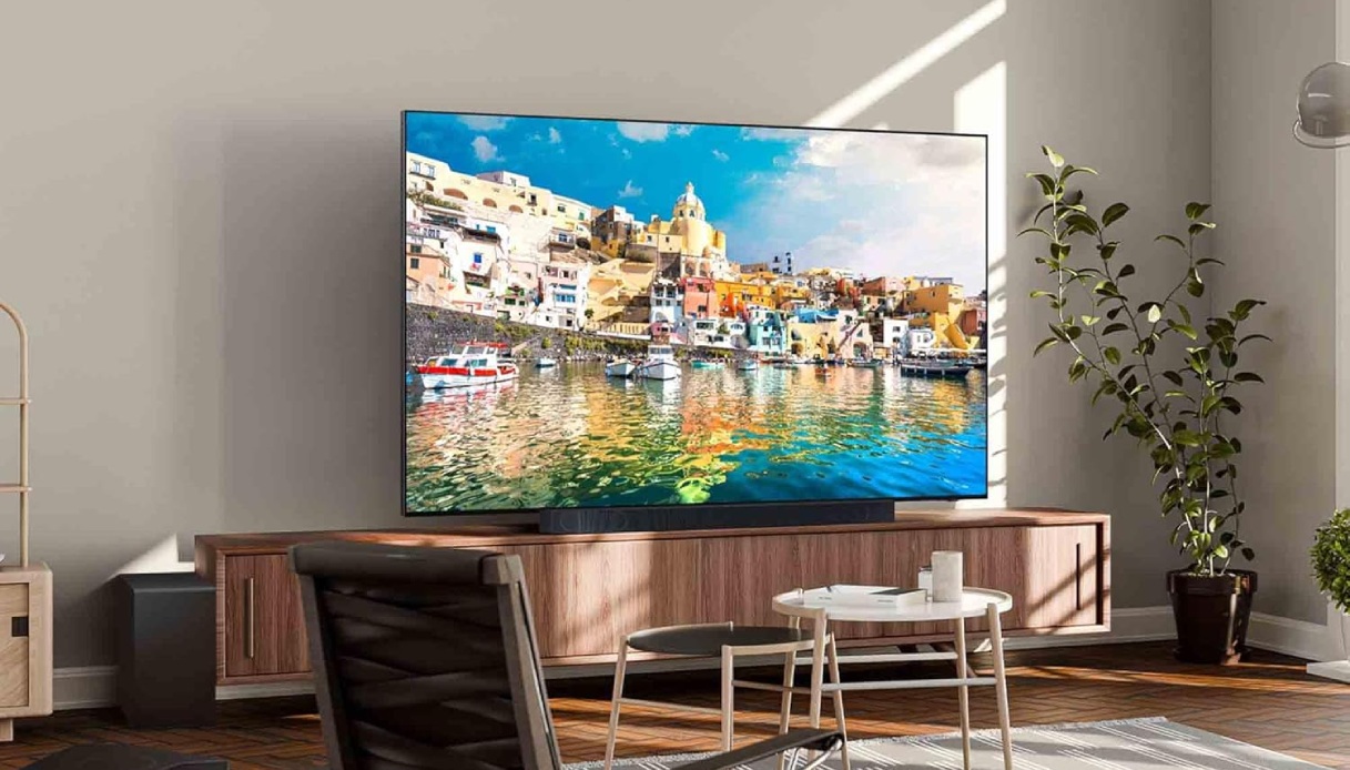 https://wips.plug.it/cips/tecnologia/cms/2026/05/samsun8k.jpg