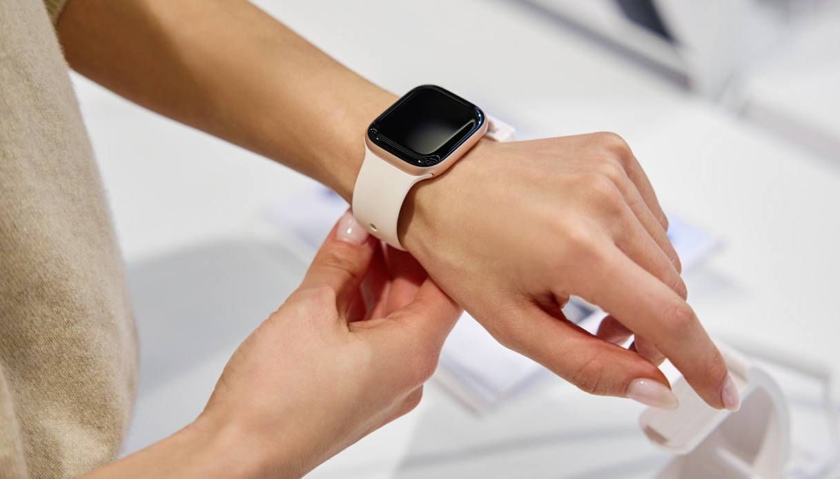 https://wips.plug.it/cips/tecnologia/cms/2026/05/smartwatch-2.jpg