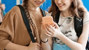 Account teen, la stretta Meta
