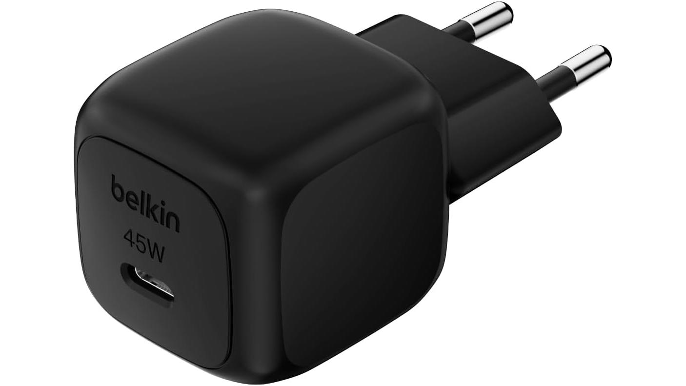 https://wips.plug.it/cips/tecnologia/cms/2026/06/belkin-caricatore-da-parete-compatto-45w-nero.jpg