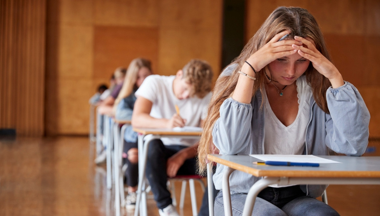 https://wips.plug.it/cips/tecnologia/cms/2026/06/maturita-2026-ia-tre-temi.jpg
