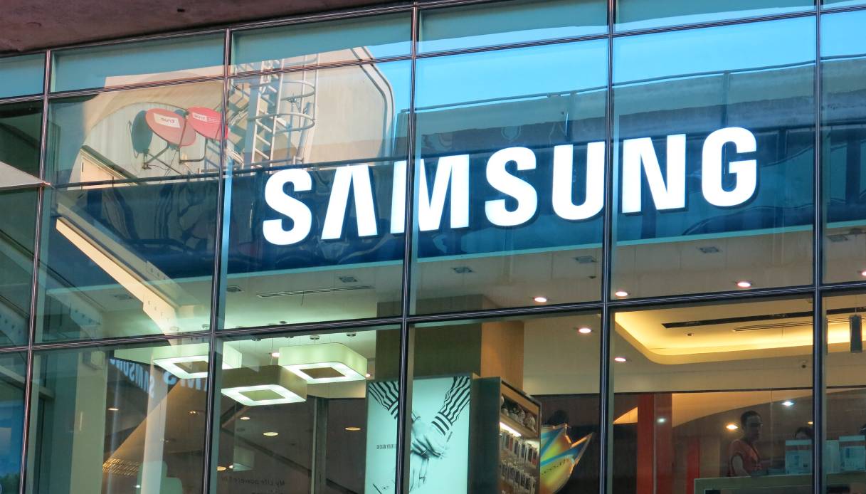 https://wips.plug.it/cips/tecnologia/cms/2026/06/samsung.jpg