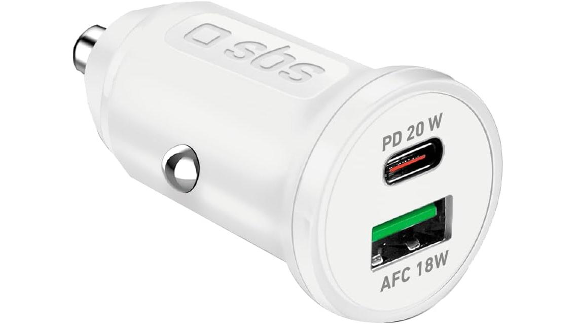 https://wips.plug.it/cips/tecnologia/cms/2026/06/sbs-caricabatterie-auto-mini-bianco.jpg