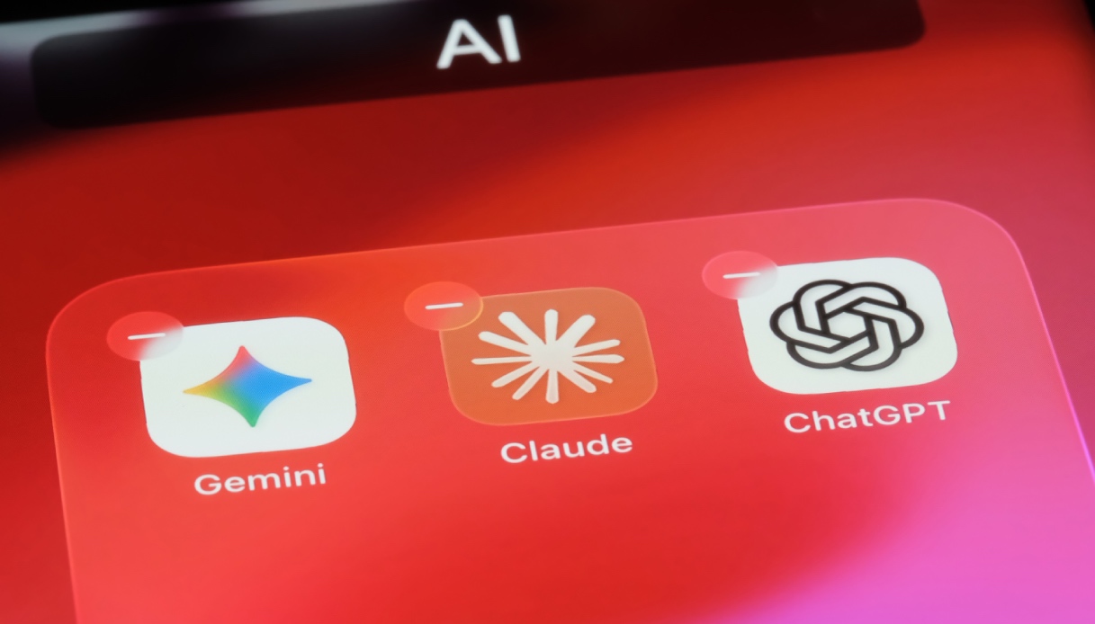 https://wips.plug.it/cips/tecnologia/cms/2026/06/schermo-dispositivo-con-app-ai.jpg
