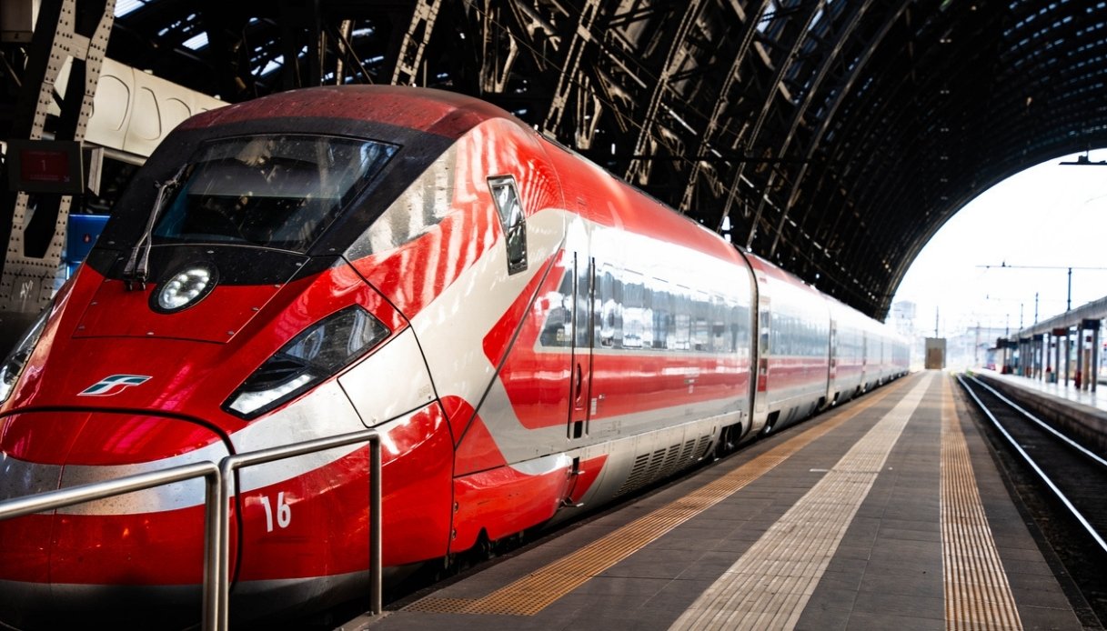 https://wips.plug.it/cips/tecnologia/cms/2026/06/trenitalia-hackeraggio-dati-sensibili-clienti.jpg