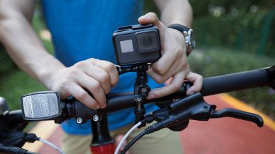 Una action cam sulla bici