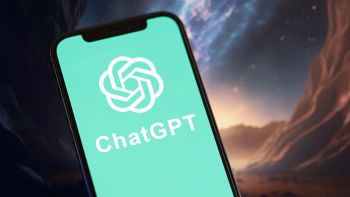 ChatGpt su sfondo verde su smartphone