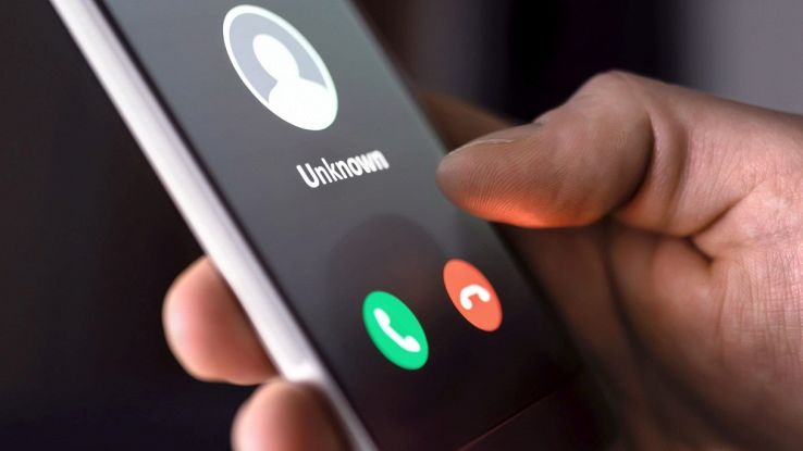 Perché continua il telemarketing molesto su luce e gas, anche se la legge lo vieta?
