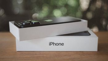 Un iPhone e la confezione