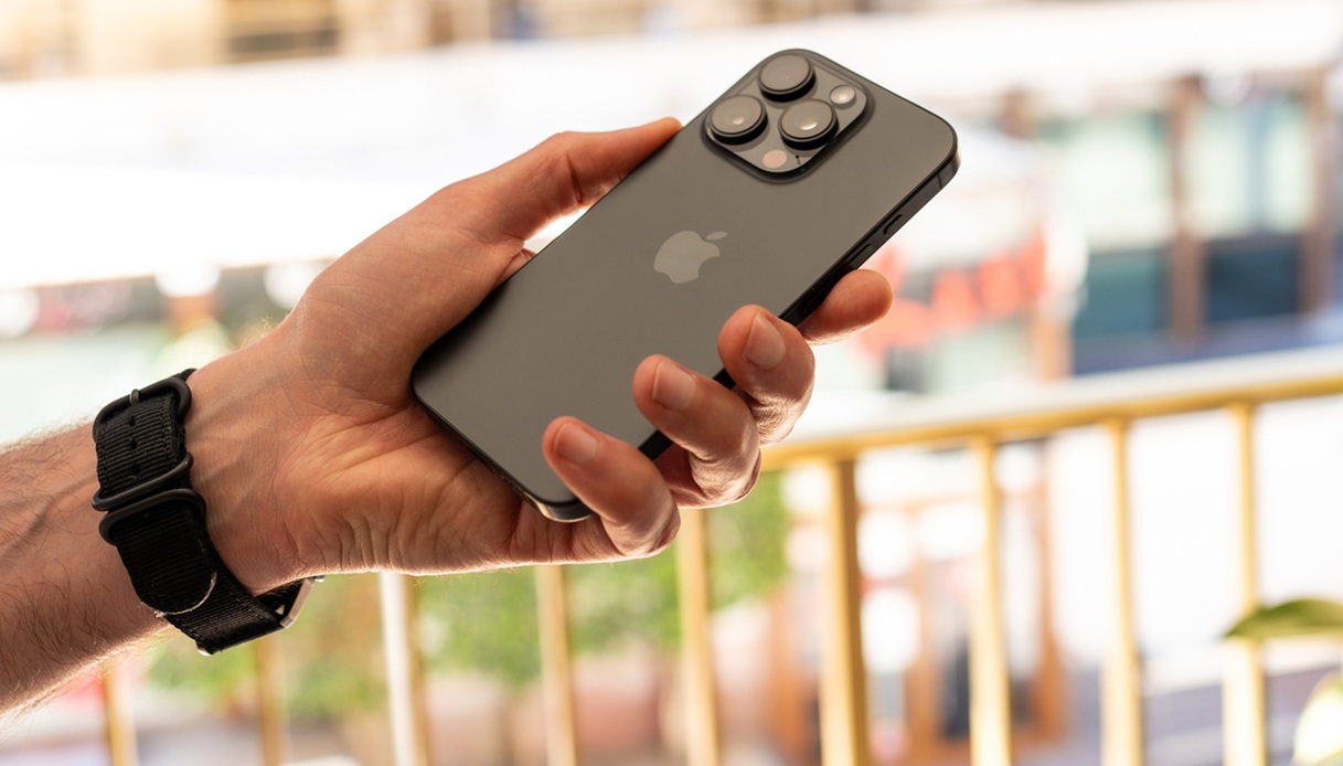 https://wips.plug.it/cips/tecnologia/cms/2026/07/iphone.jpg