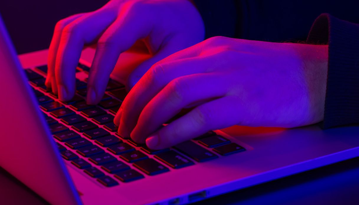 https://wips.plug.it/cips/tecnologia/cms/2026/07/shinyhunter-sextortion.jpg