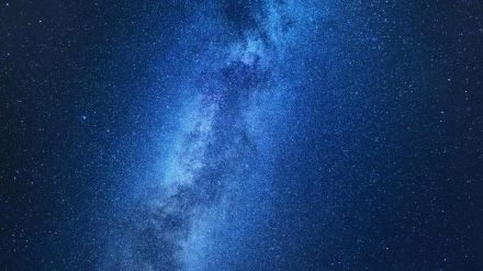 Cielo notturno con Via Lattea