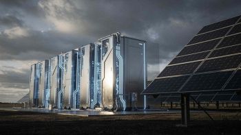 Costruzione data center vicina a pannelli fotovoltaici