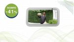 Echo Show 5 azzurro con schermo acceso