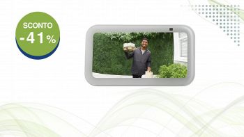 Echo Show 5 azzurro con schermo acceso