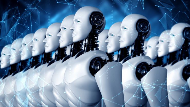 Parata di robot umanoidi