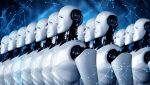 Parata di robot umanoidi