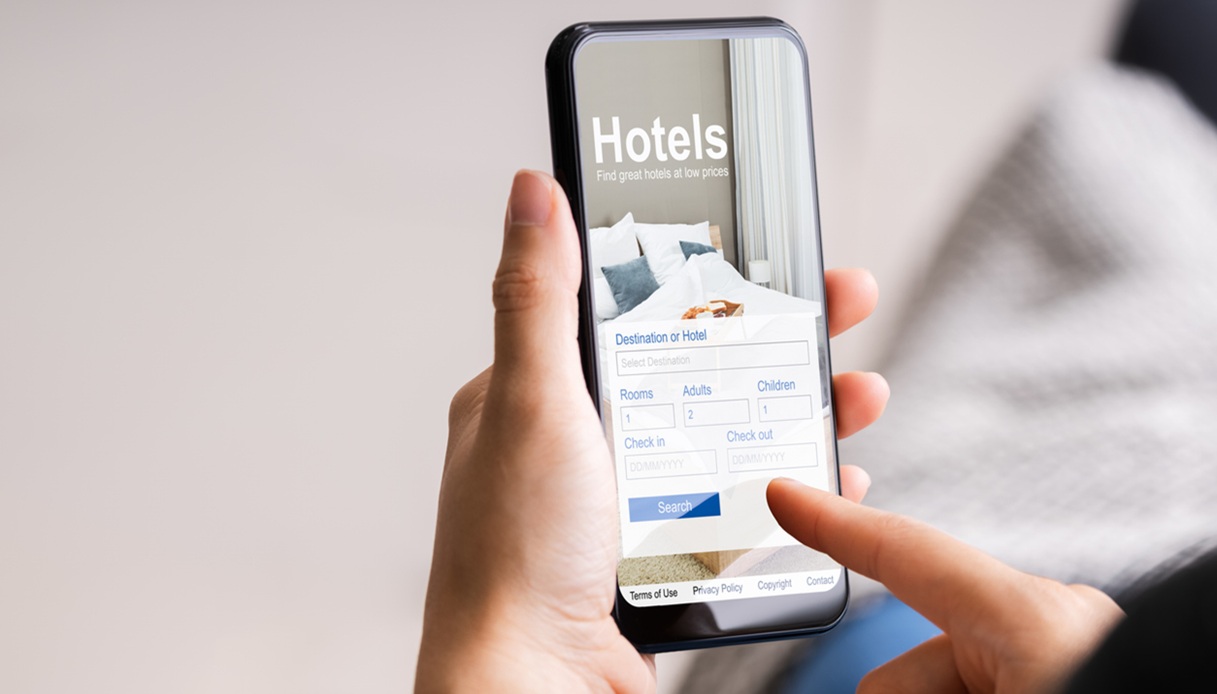 https://wips.plug.it/cips/tecnologia/cms/2026/08/hotel.jpg