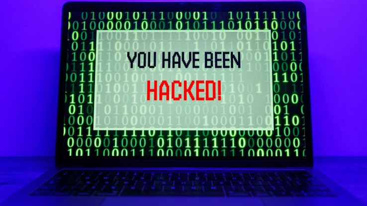 Avviso hacker su laptop