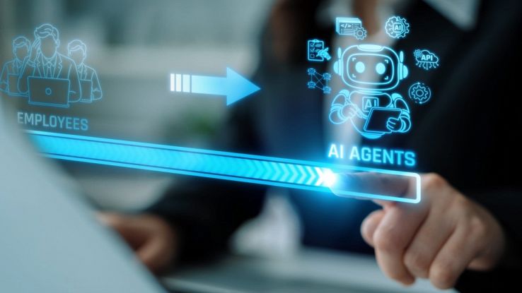 Agente AI indicato da una persona