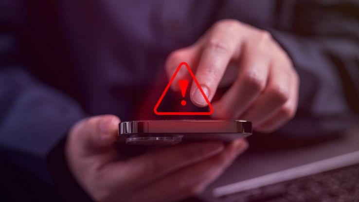 Un attacco informatico su smartphone
