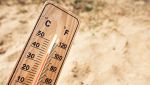 Sabbia e termometro che indica alte temperature