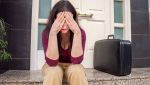 Donna disperata in vacanza