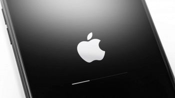 Aggiornamento in corso su dispositivo Apple