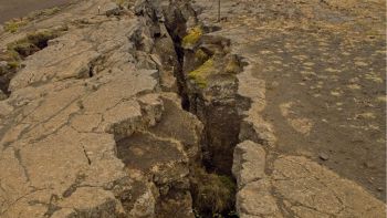 Crepa nella superficie terrestre