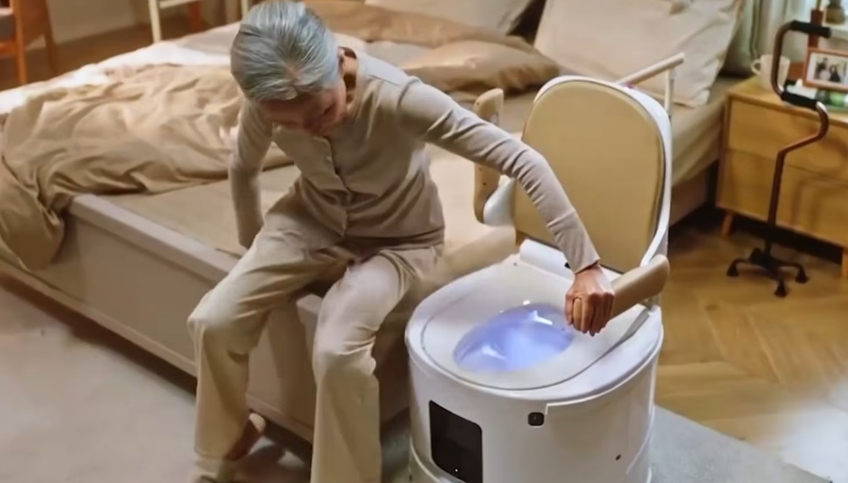 https://wips.plug.it/cips/tecnologia/cms/2026/09/robot-wc.jpg