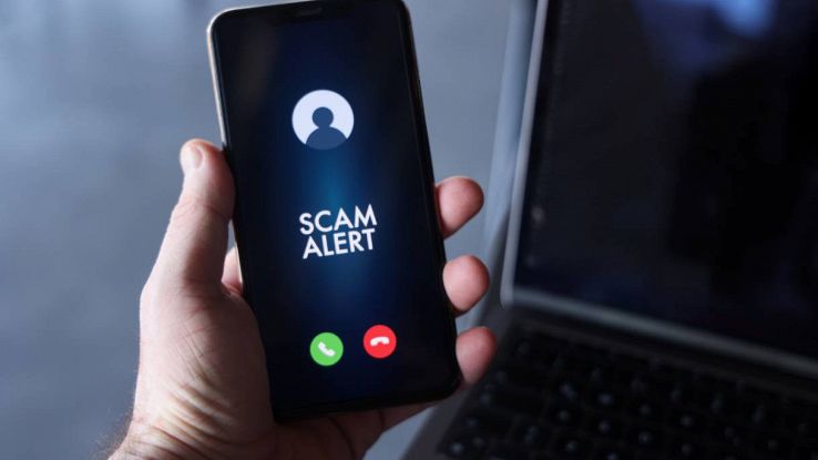 Uno scam alert su smartphone