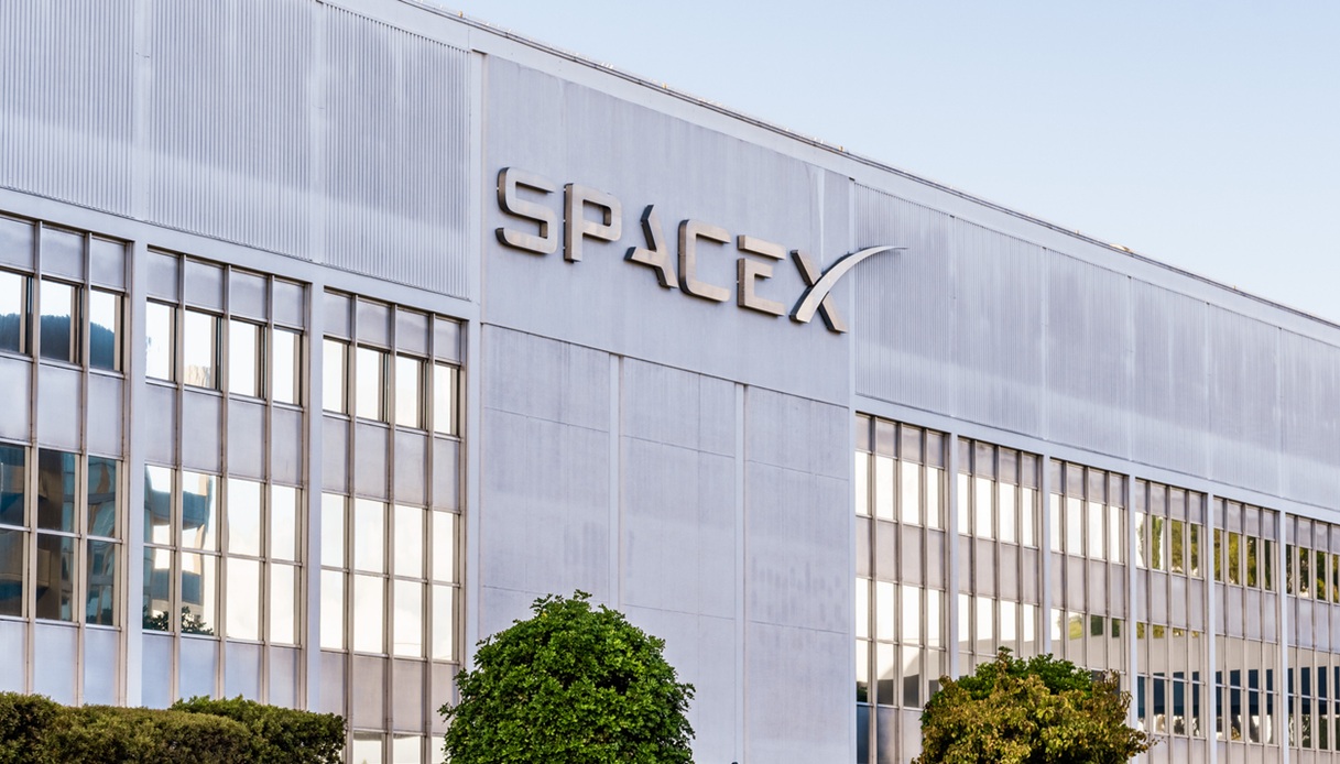 https://wips.plug.it/cips/tecnologia/cms/2026/09/spacex.jpg