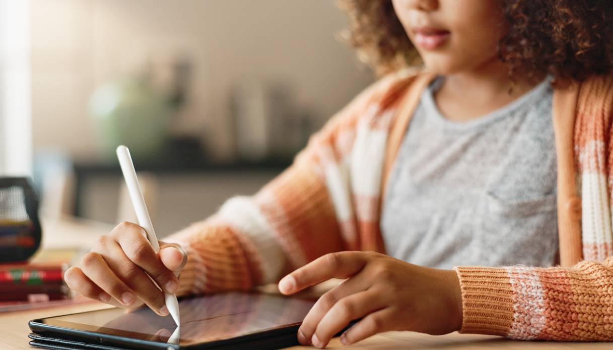 https://wips.plug.it/cips/tecnologia/cms/2026/09/tablet-scuola.jpg