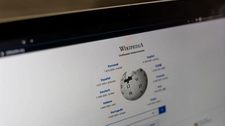 Wikipedia e intelligenza artificiale: le regole di Jimmy Wales