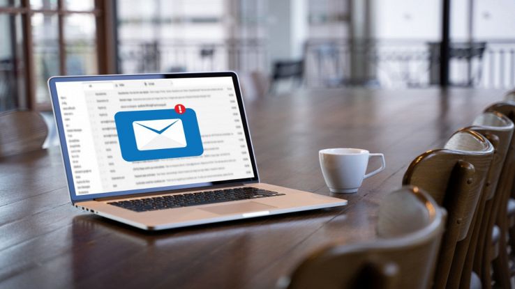 Una mail al pc