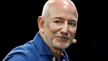 Jeff Bezos, IA e lavoro