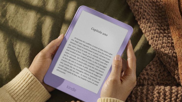 Un utente usa Kindle