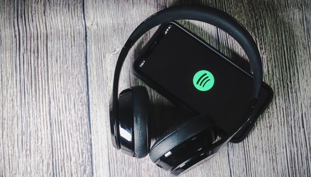 https://wips.plug.it/cips/tecnologia/cms/2026/10/spotify-stretta-condivisioni-family.jpg