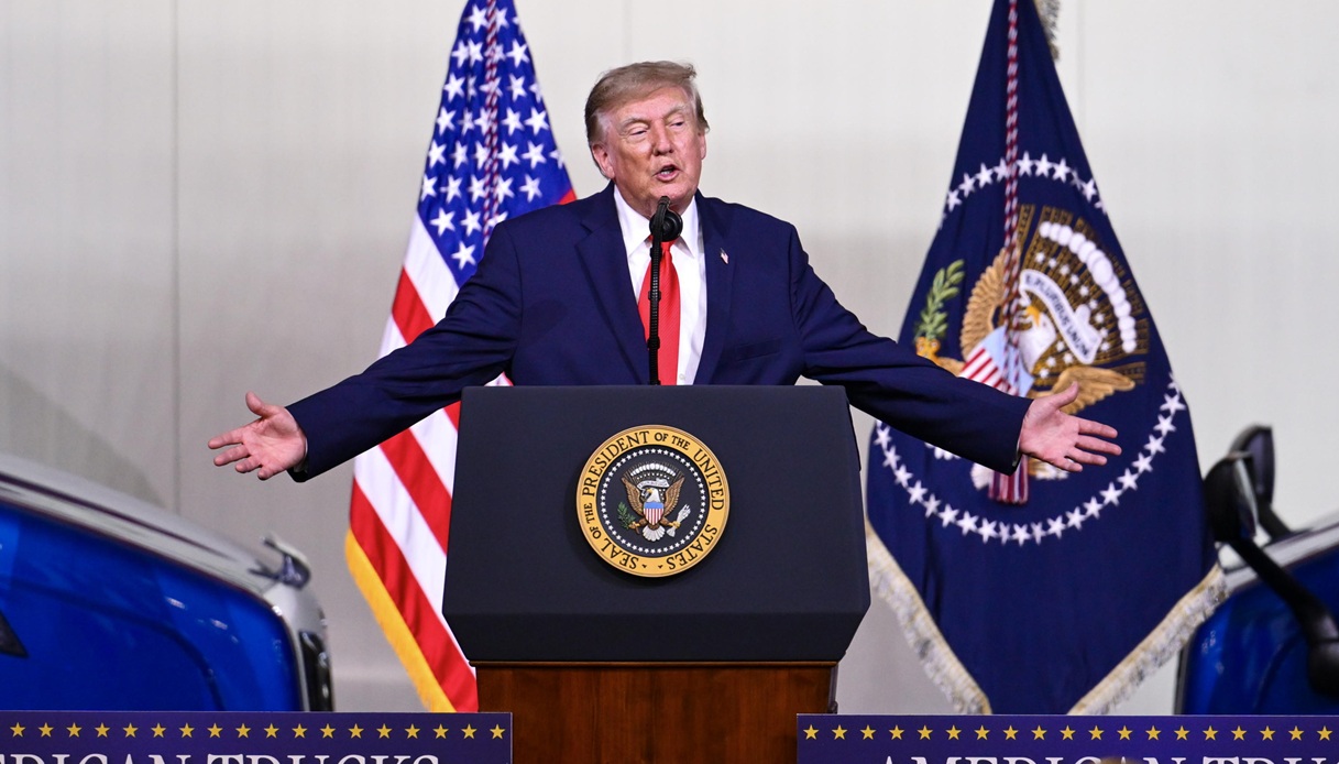 https://wips.plug.it/cips/tecnologia/cms/2026/10/trump.jpg