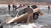 Come tirare fuori un auto da lago ghiacciato!