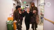 Johnny Depp in visita all'ospedale pediatrico