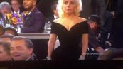Golden Globes, Lady Gaga dà una gomitata a Di Caprio