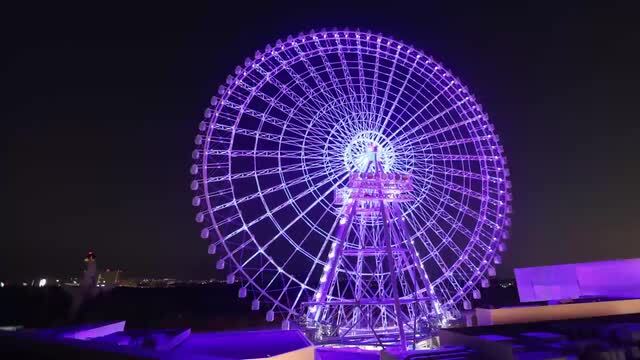 La ruota panoramica di Osaka in timelapse