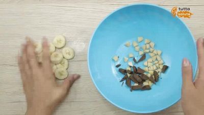 Frullato proteico con mandorle, latte di soia e cioccolato #tuttasalute