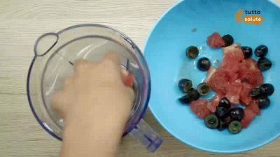 Frullato per la circolazione gambe con pompelmo e uva nera #tuttasalute