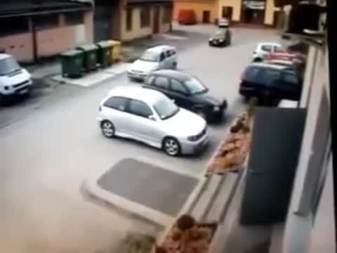 Un parcheggio con finale da pazzi!
