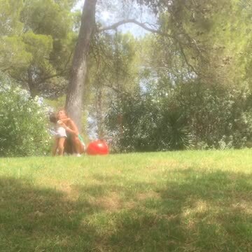 Belen si allena in vacanza a Ibiza