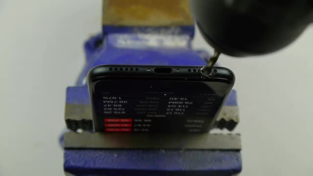 Questo tutorial per l'ingresso cuffie dell'iPhone 7 è una bufala
